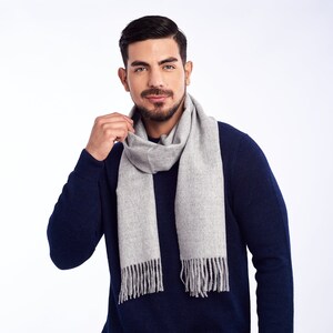 100% alpaca scarf, fringed scarf, brushed plain scarf, silver grey scarf, unisex scarf, soft and warm scarf, Peruvian alpaca