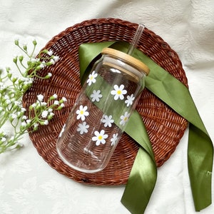 Daisy Iced Coffee Glass Cup: Retro Flower Beer Can Glass (16 oz)