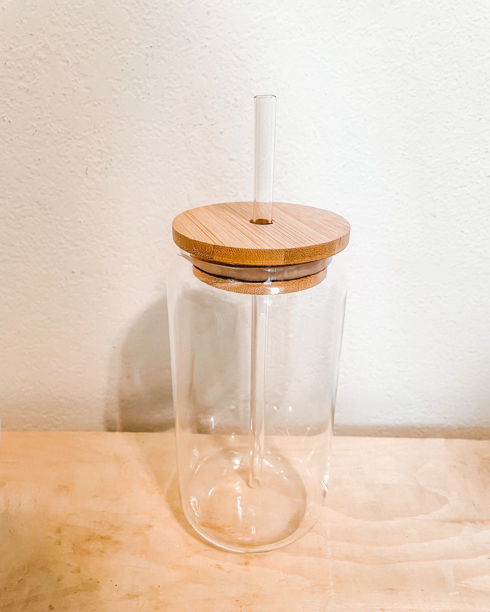 Wholesale Libbey Beer Can Glass With Bamboo Lids and Glass Straws 16 Oz
