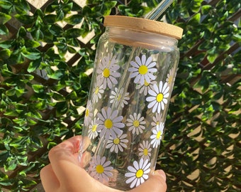 Daisy Glass Iced Coffee Cup: Floral Tumbler with Straw & Lid