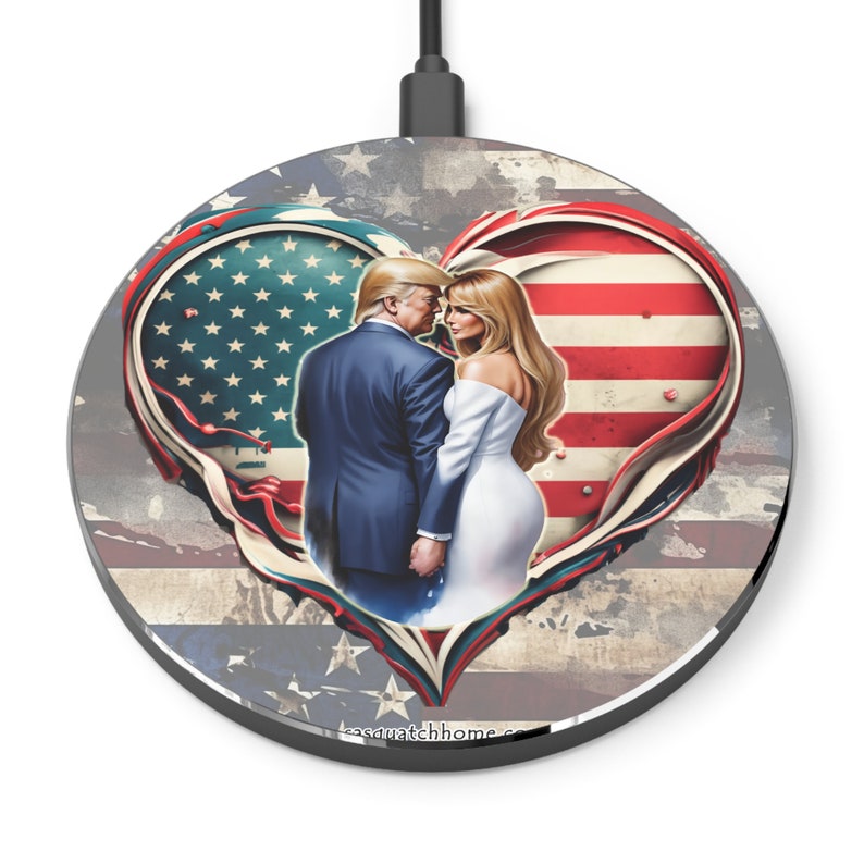 Donald & Melania Trump Wireless Charger image 1