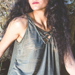 Loose top with crossed back neckline DONNA army -Festival fashion, streetwear, Goa, Rave, Yoga-