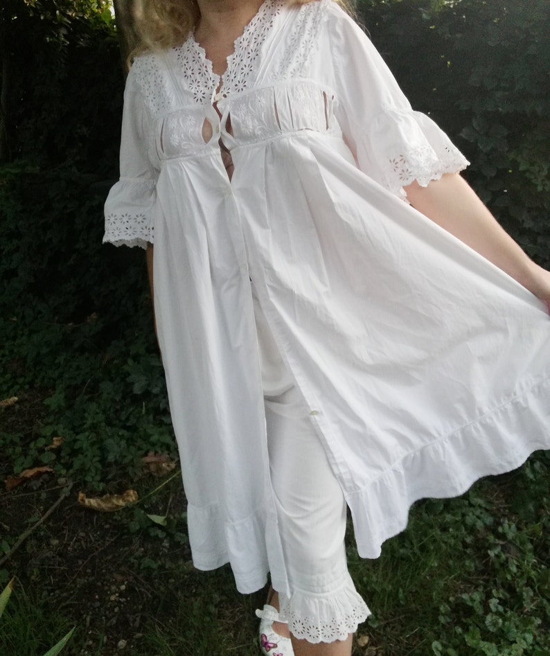 1930s 1940s Vintage Nightgown / 2 pieces Edwardian Antique style / Romantic Gown White Embroidered Details image 9