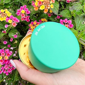 Lime Green Herb Grinder With Catcher, 2 Metal Grinder for Herbs, 4 Piece  Tobacco and Kitchen Spice Grinder Set Screened Bottom Chamber -   Singapore