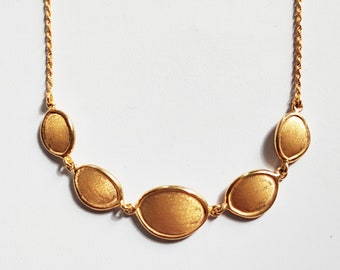 Collier minimaliste ovale chaîne corde, bijoux en or, collier médaillon, collier unique, collier tendance, chaîne en or de créateur de galets