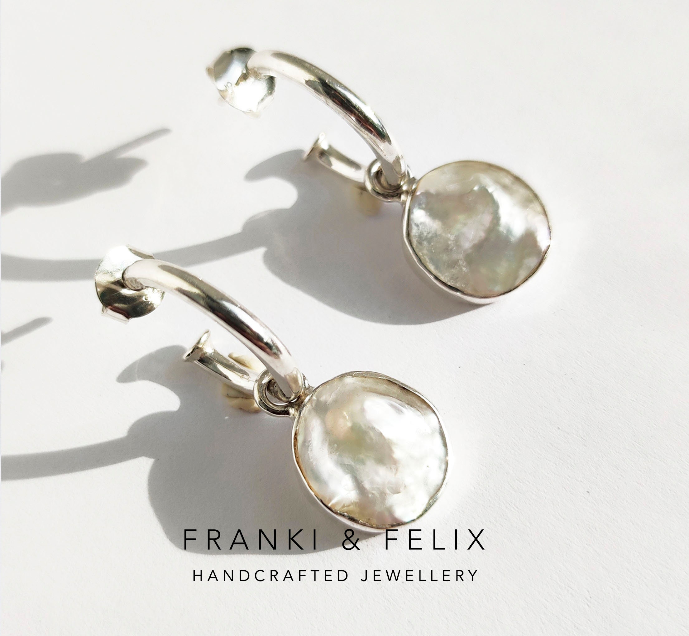 Orecchini a cerchio con perle barocche in argento sterling: pietra portafortuna di giugno