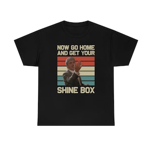 Vai a casa e prendi la tua iconica t-shirt Shine Box