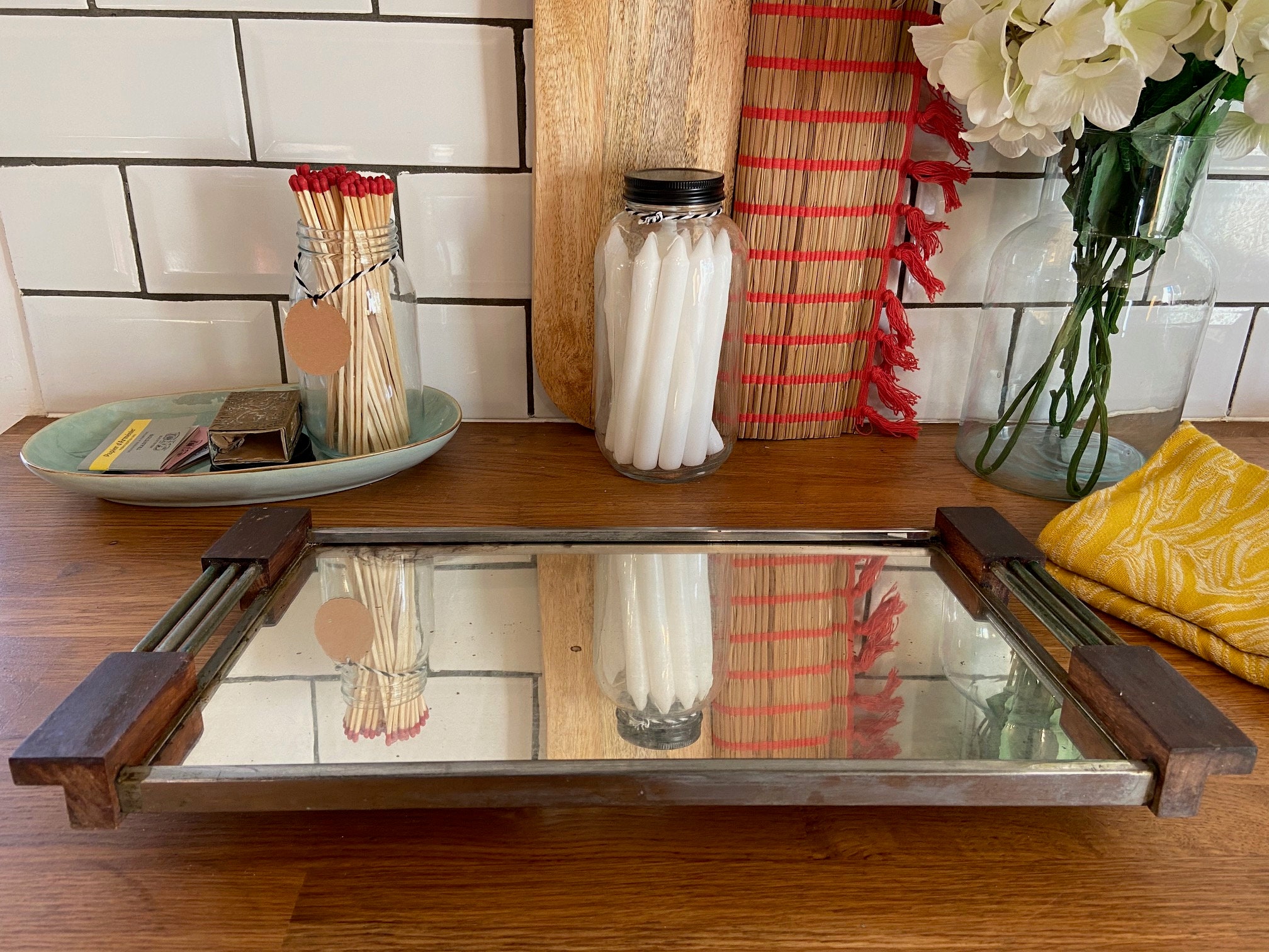 Plateau Français Vintage Des Années 1960 avec Poignée en Bois et Base Verre