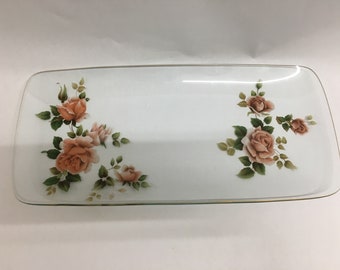 Plato de vidrio vintage con rosas y borde dorado
