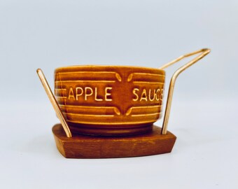 Vintage Mid-Century Modern Wyncraft Apfelmus Halter auf Teakholz Basis mit goldfarbenem Griff