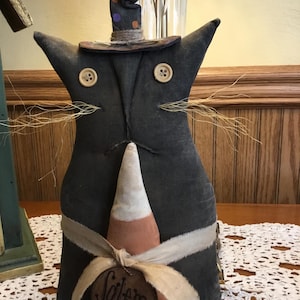 Primitive black cat, primitive Halloween decor, farmhouse Halloween decor.