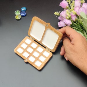 Portable wooden colour palette box - watercolours / poster colours for painting , Wooden colour case, tray, gift for painters, Mixing Tray