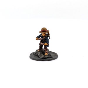 Halfling Gnome Rogue - Hand Painted Miniature - Tabletop RPG