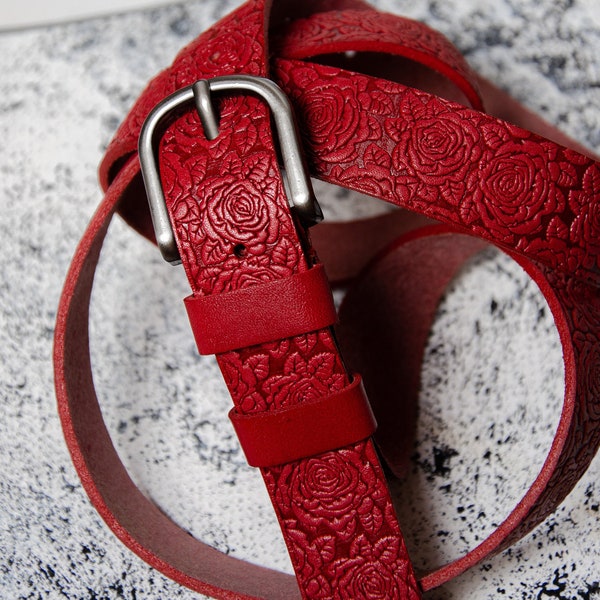Ceinture rouge avec boîte-cadeau, ceinture en cuir, ceinture en cuir pour femme, ceinture rouge, ceinture en cuir véritable, ceinture en cuir femmes, cadeau pour elle, cadeau pour femme