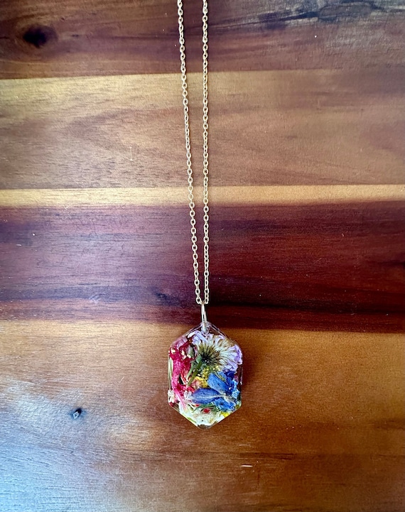 Memory Flower Resin Pendent Necklace