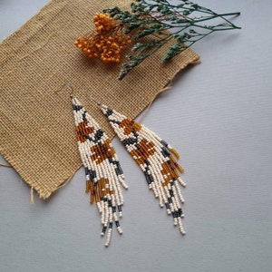 Beige seed bead earrings Brown flower earrings Bohemian long beaded earrings Flowers fringe earring Daisy beaded earring Beaded boho jewelry