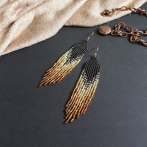 Goudverloopoorbellen Zwartgouden kralenoorbellen met franje Avondoorbellen Rocailles Gouden kroonluchteroorbellen Boho-oorbellen