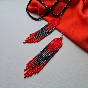 Red beaded earrings Ruby chandelier earrings Black seed bead earrings Gradient earrings Fringe beadwork earring Long boho jewelry Shiny gift