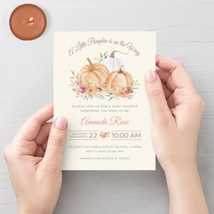 Gepersonaliseerde babyshower uitnodigingsset, aquarel pompoen herfst bloemen uitnodiging, bundel digitale uitnodiging babymeisje, uitnodiging kleine pompoen