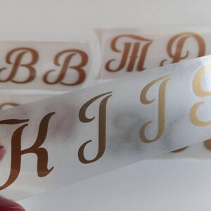Letras del alfabeto termoadhesivas para imprimir en tela en camisetas, ideal para regalo personalizado.