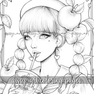 Peut inclure: Page de coloriage en noir et blanc représentant une jeune femme avec un béret, buvant dans une tasse avec une paille. Elle porte une boucle d'oreille en forme de cœur et ses cheveux sont coiffés en deux chignons avec des pommes. Le texte "gissy art coloring pages" est en bas de la page.