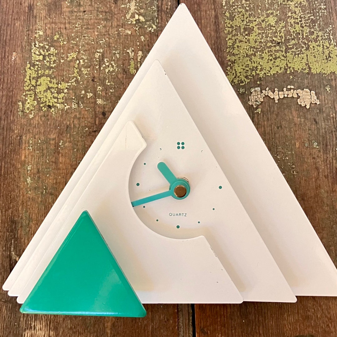 Memphis STYLE Free Standing Clock Battery Operated All Metal 1980s - Etsy