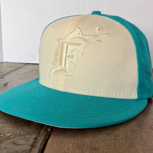 Flat brim FLORIDA Marlins fitted baseball cap 1997 World Series 59fifty NEW ERA size 7 1/8”