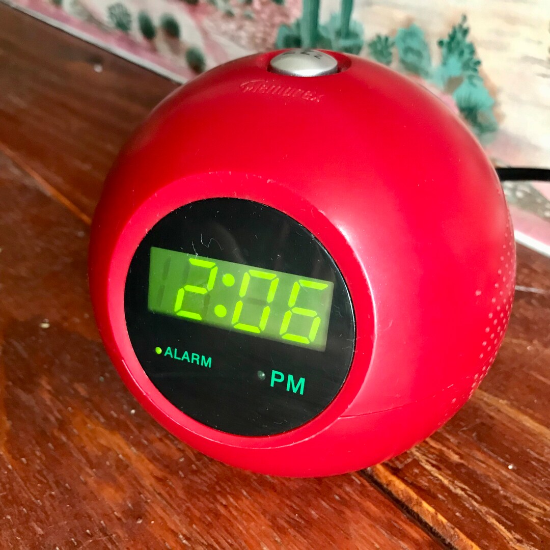 MEMOREX Sphere Timeball Am/fm Radio and Alarm Clock W/ Back up Battery