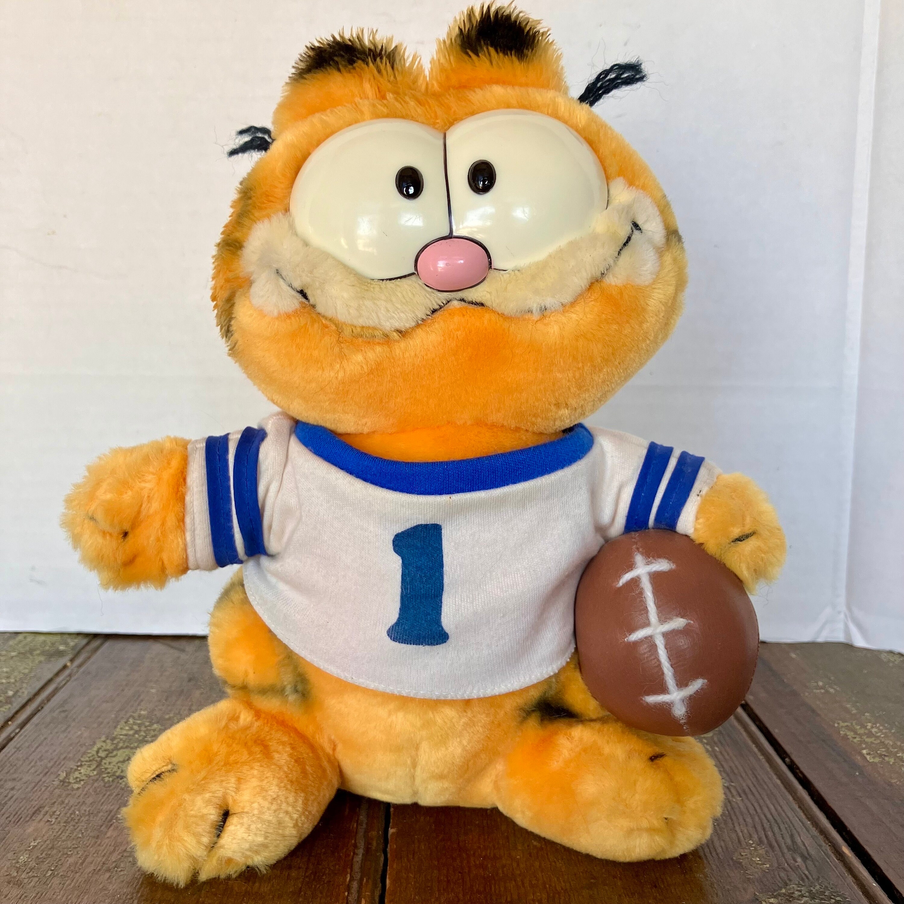GARFIELD Wide Eye Plush Football Player 1981 - Etsy