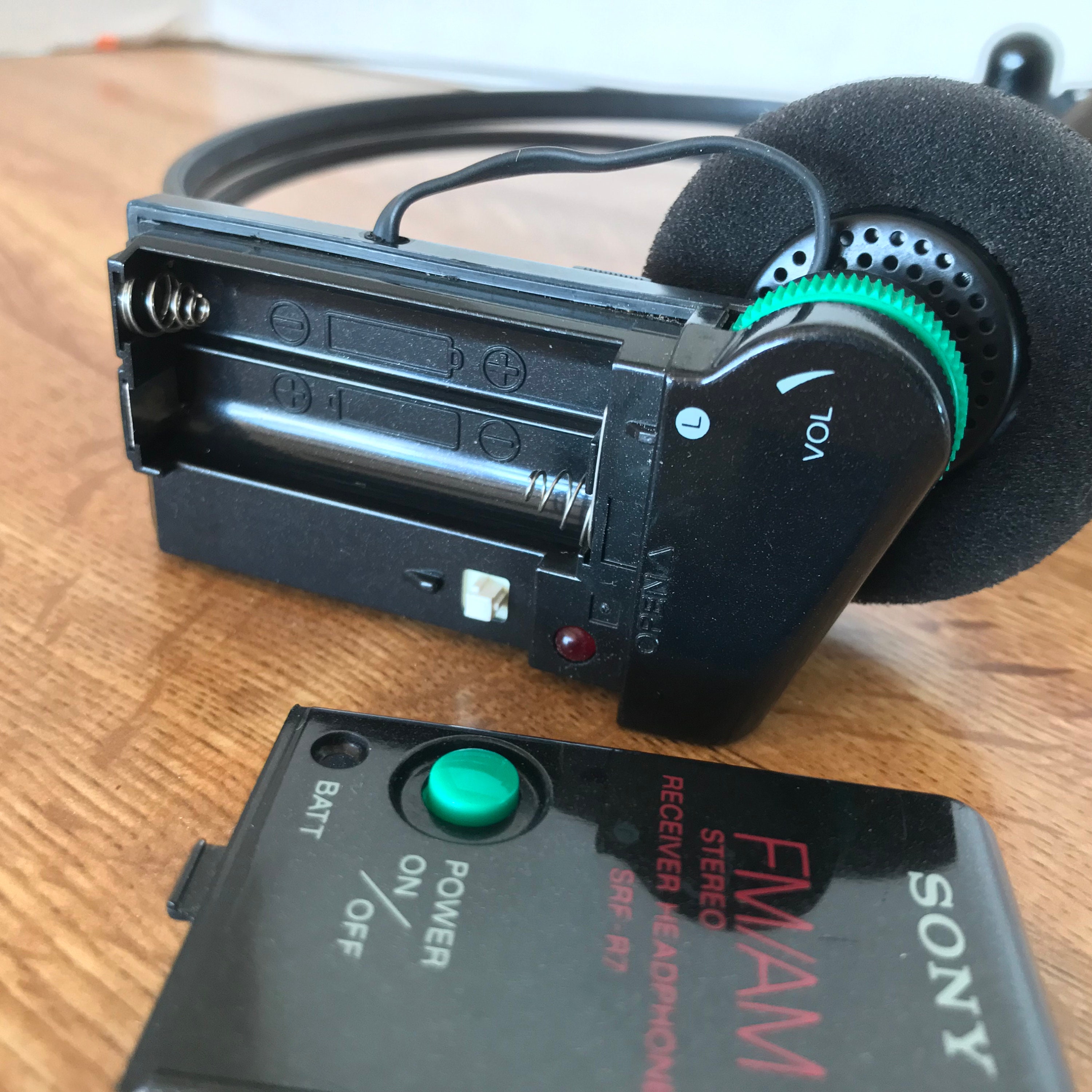 SONY Fm Am Stereo Receiver Headphones Adjustable VINTAGE 80s