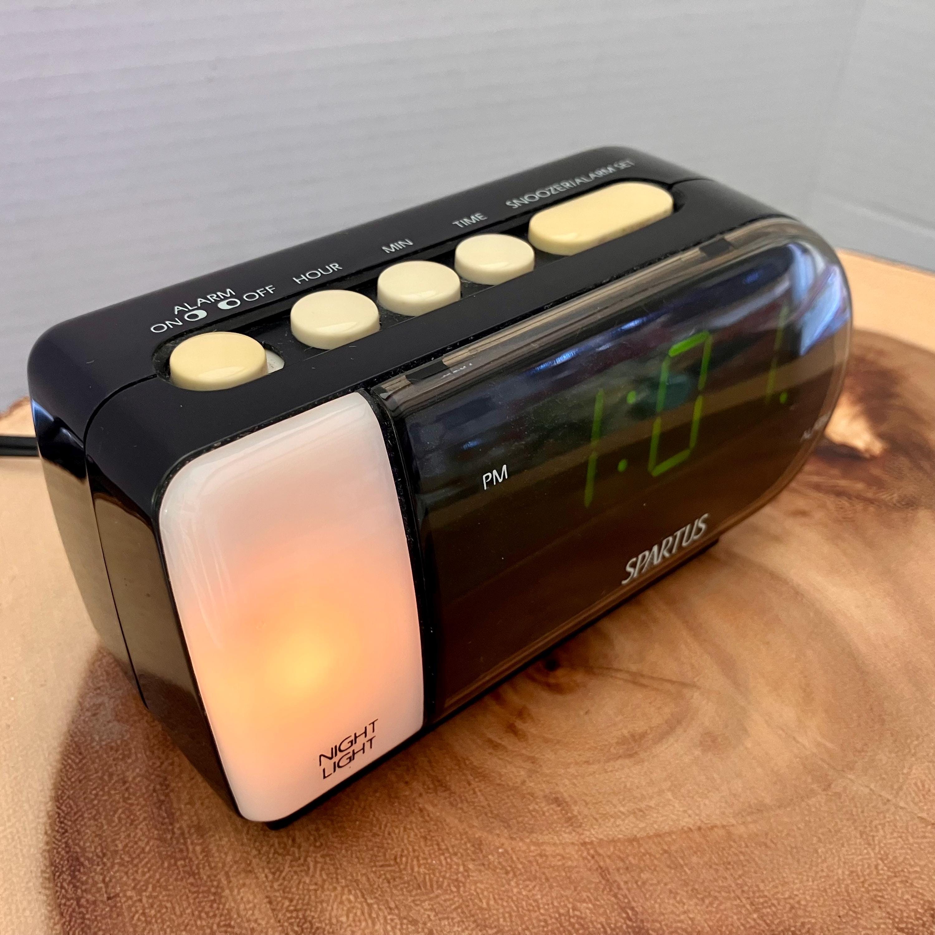 Spartus vintage digital ALARM CLOCK black w/ nightlight model no. 1192
