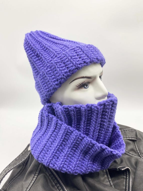 Handmade Purple Knit Wool Beanie: Unisex Crochet Hat, Cowl  display picture 3