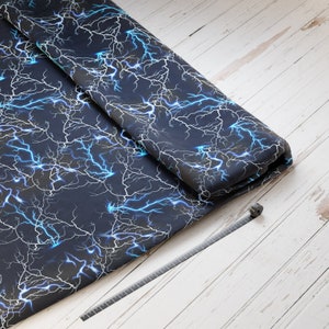 Baumwollsatin: Blitze / Lightnings - perfekt für Schultüten, Accessoires zur Einschulung - Blitz, Gewitter, Lightnings
