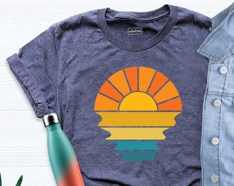 Retro Sunset Rays Wavy Shirt, Vintage Shirt, Retro Sunshine Shirt, Beachy Vibes Tee, Retro Summer Time, Sunset Tshirt, Sun Rays Tee