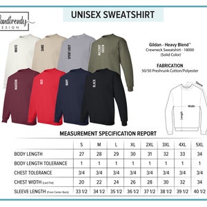 K&ouml;nnte beinhalten: Unisex-Sweatshirt-Gr&ouml;&szlig;entabelle mit Ma&szlig;en in Zoll. Die Tabelle zeigt die K&ouml;rperl&auml;nge, die K&ouml;rperl&auml;ngentoleranz, die Brusttoleranz, die Brustweite und die &Auml;rmell&auml;nge f&uuml;r die Gr&ouml;&szlig;en S bis 5XL. Die Tabelle ist mit "Mess-Spezifikationsbericht" beschriftet.
