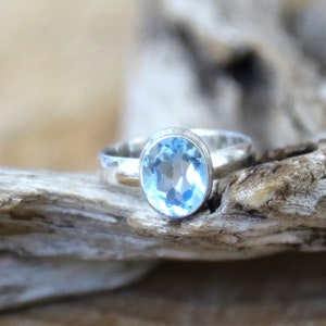Blue Topaz Silver Ring - Size: 8