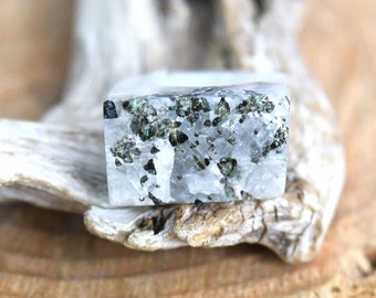 Green Tourmaline in Quartz Carved Stone Ring - Size: 7