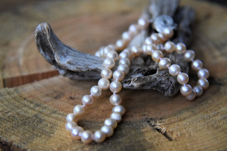 Pink Fresh Water Pearl Necklace