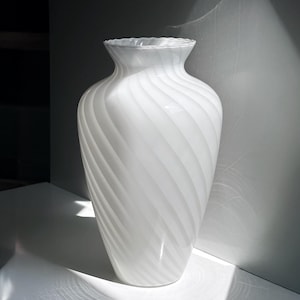 Vintage Murano Swirl Vase Large Glass Venice 1950 50s Mid Century White Pink Vetro Barovier Toso Tonelli Lattimo Filigrana