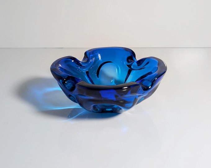 Vintage Bohemian Ashtray Floral Bowl CZ Glass Blue Flower 60s 70s Seguso Cobalt Ultramarine Blue 70s 1970