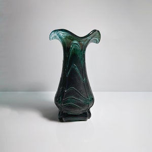 Vintage Glass Flower Vase Green Art Nouveau Weinfurtner Glashütten Germany Iridescent Tourmaline Vase 80s 90s