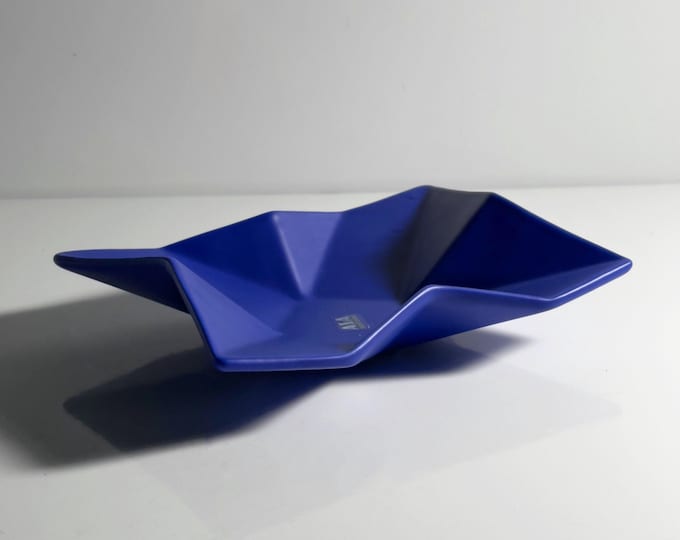 Vintage ASA ceramic bowl, ultramarine cobalt blue prism graphic, 80s/90s plate, glossy, Germany, postmodern
