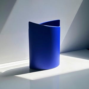 Vintage blue ASA Vase Elypse flower vase cobalt blue postmodern ceramic Memphis Milano 90s 90s 1990 1990s Germany Swirl