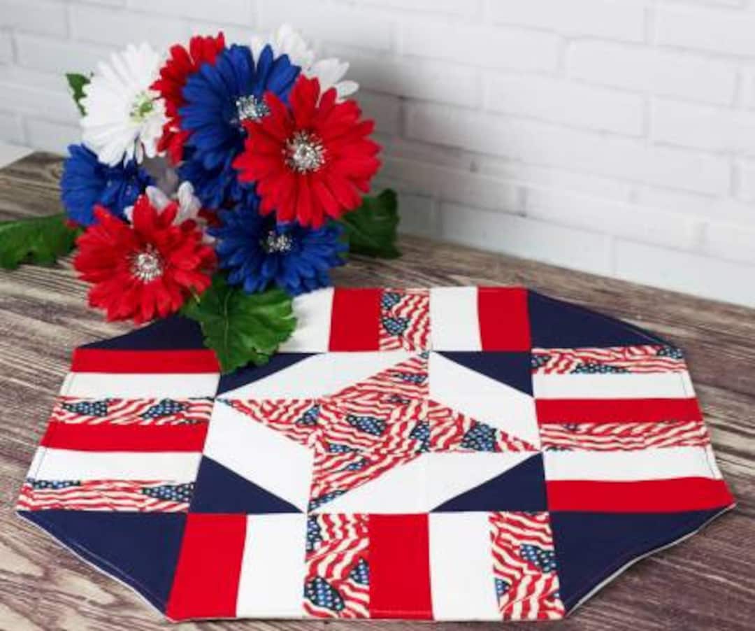 Cut Loose Easy Patriotic Table Topper