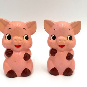 Vintage Pig JAPAN Salt Pepper Shaker Set Kitschy Cute Pink Ceramic Cottage Farmhouse Clutter Figurine Mid Century,