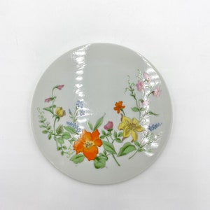 Trivet Hot Plate Vintage plate Holder Round Floral 7.75 in. Japan