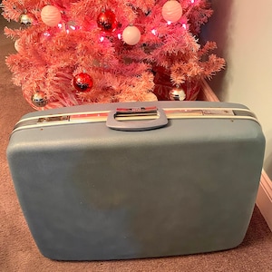 Vintage Luggage Blue Hard Suit Case Travel Luggage 22x19x5  Mid-century