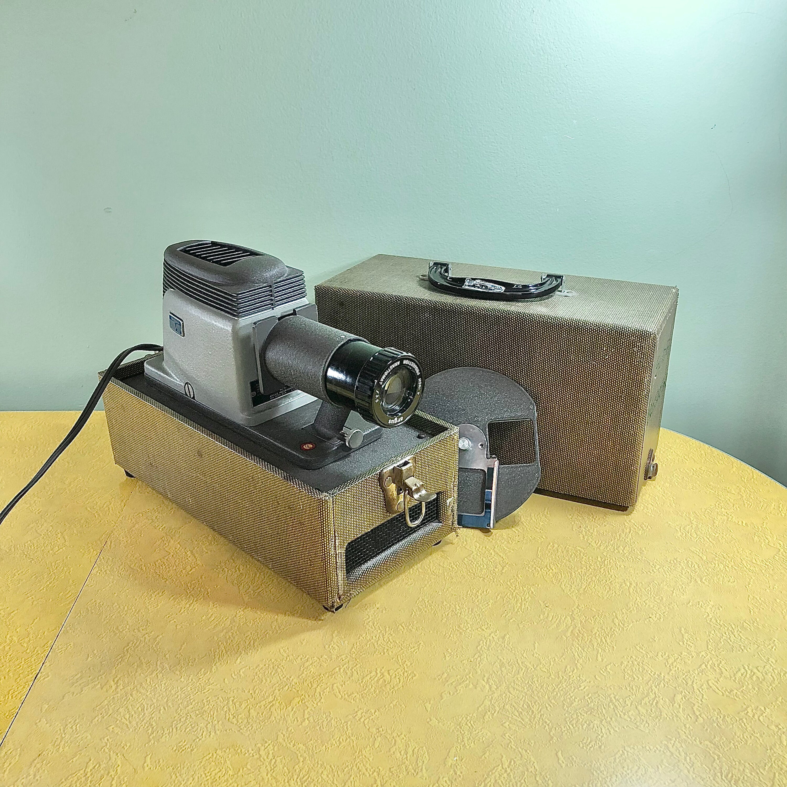 Tracer Projector for sale Only 2 left at 70