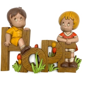 Vintage Kinderzimmer Wandbehang Plaketten Wandkunst von Burwood Glaube Hoffnung und Nächstenliebe.
