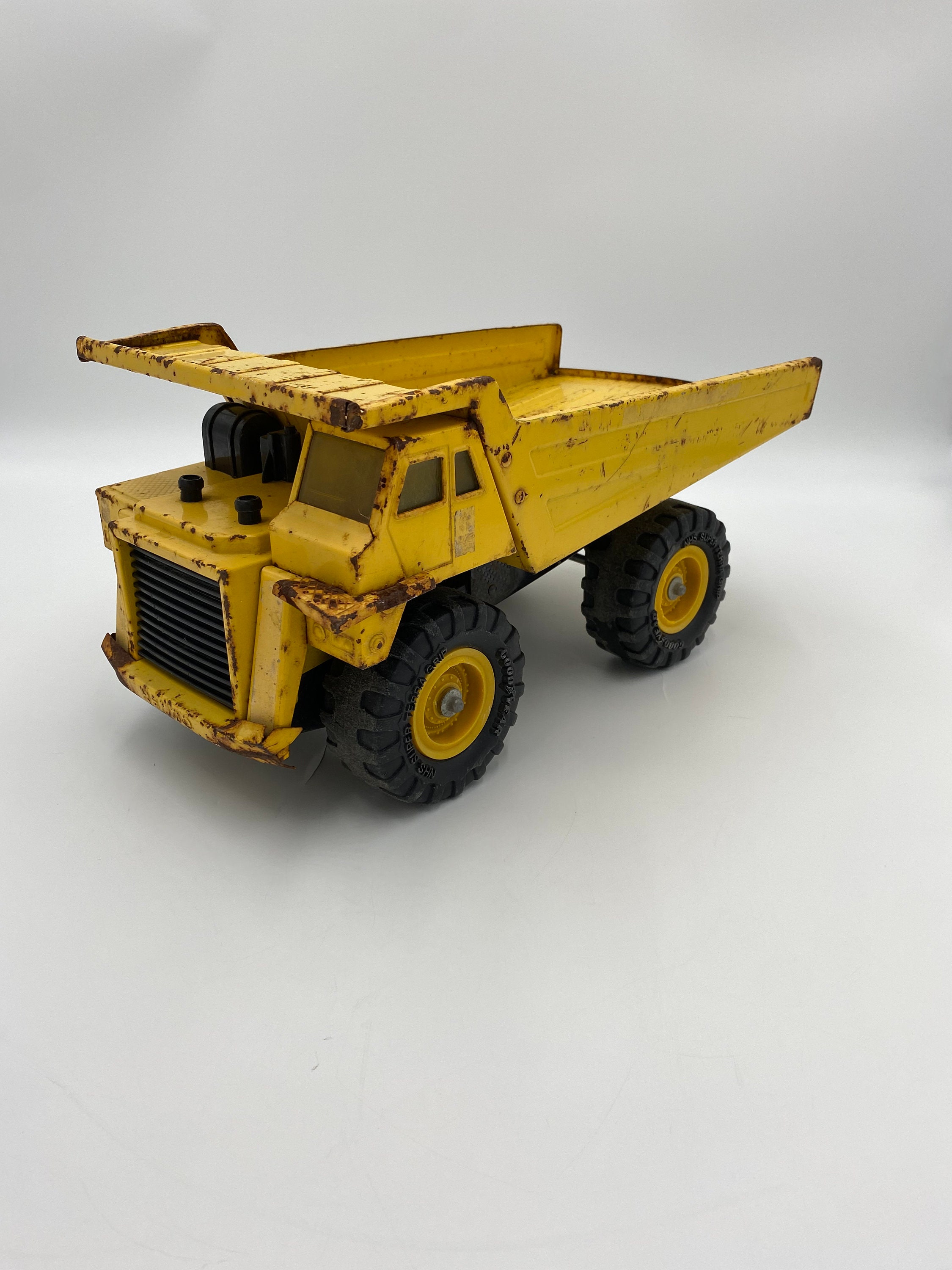 caterpillar inc toys